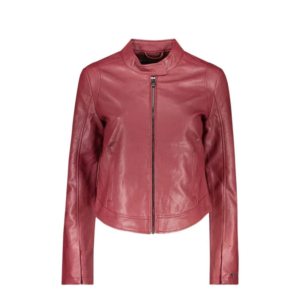 Giacca Desigual di ecopelle rosso/bordeaux da donna, taglio slim fit. Giubbotto in ecopelle elegante e grintoso con collo alto e finiture metalliche. Ideale per la mezza stagione e look urban chic.