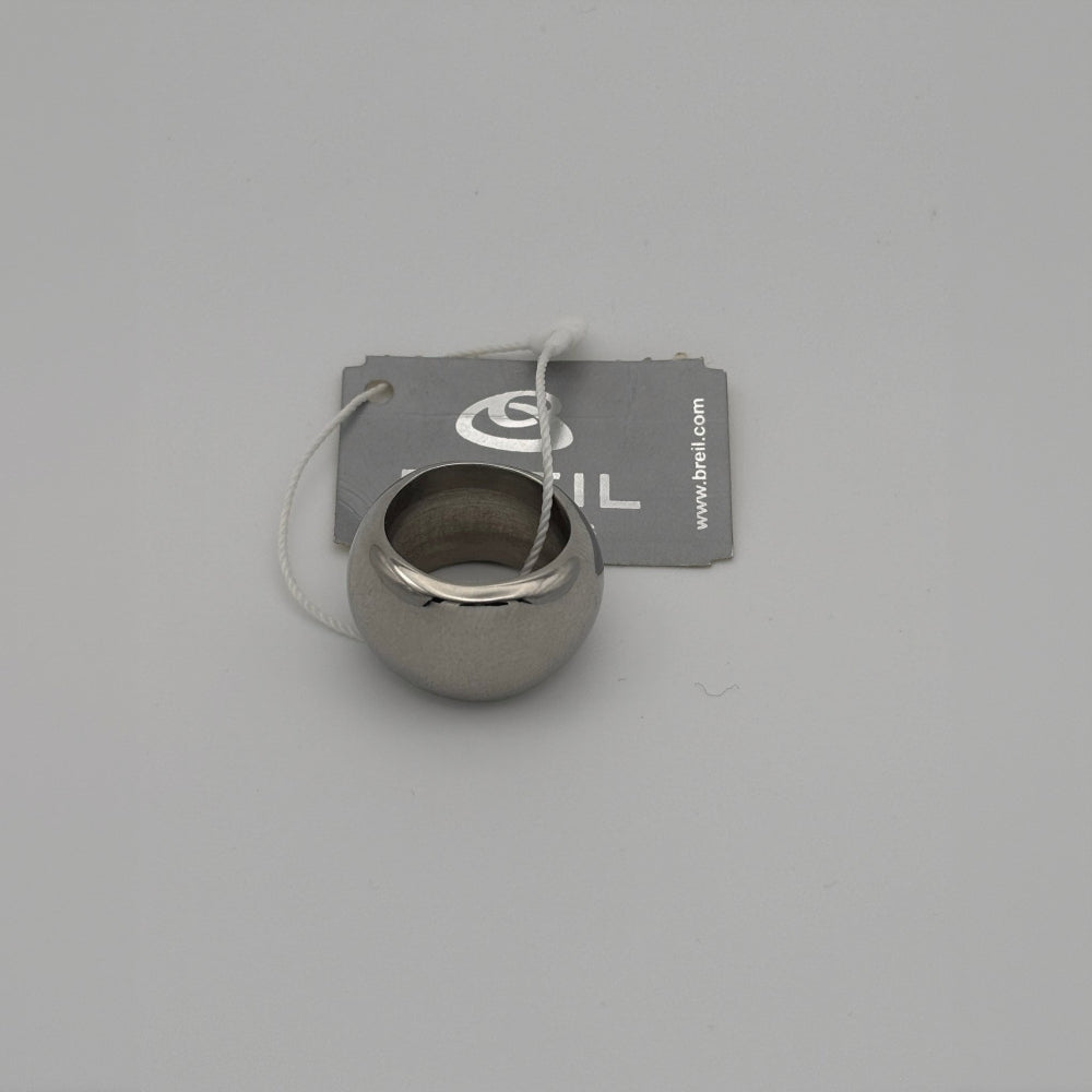 Anello a fascia larga in acciaio inossidabile lucido, fedina bombata spessa da donna, foto prodotto per e-commerce, marca Breil